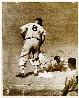Mickey Mantle “Diving Back to First” Vintage Wire Photo 